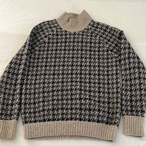 Theory navy and cream sweater